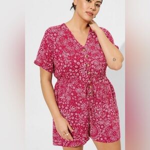 NEW Torrid Women’s Rayon Slub Button Front Romper in Washed Mandala Sz 1